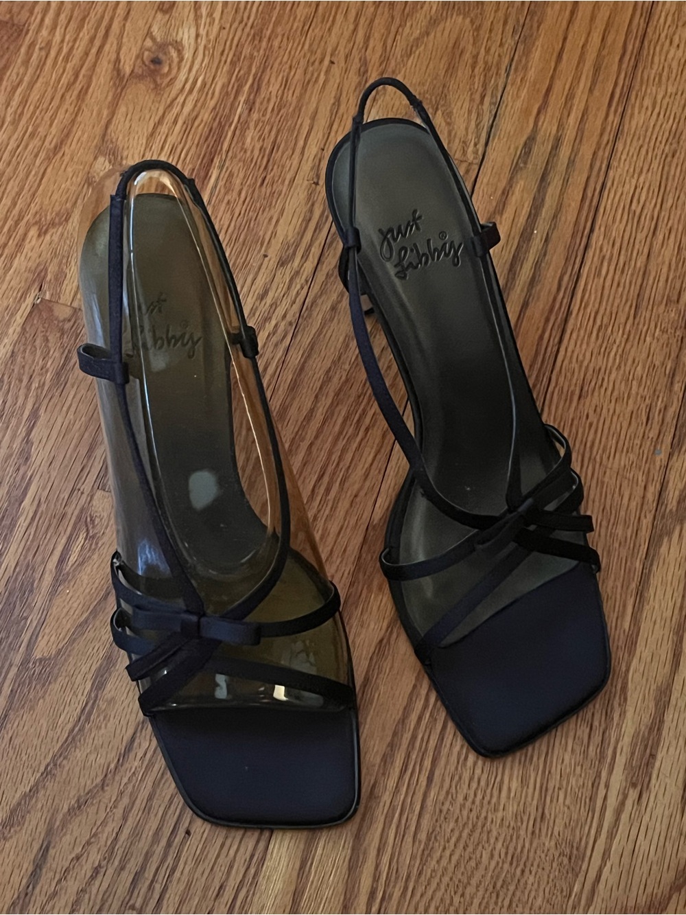 Just Libby Sandals Womens 8.5M
Lucinda Slingback Black satinOpen Toe
Kitten Heel